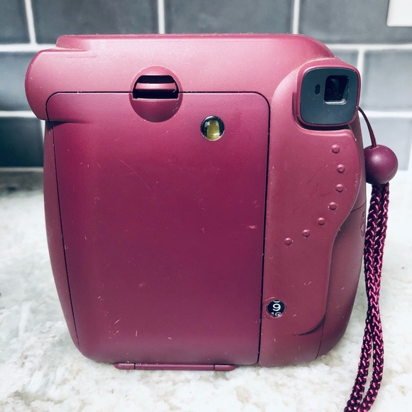 Polaroid camera - Picture 2 of 2